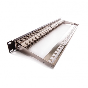 Patch panel, Category 6A, 24xRJ45/s, čierny, osadený s KEJ-C6A-S-10G
